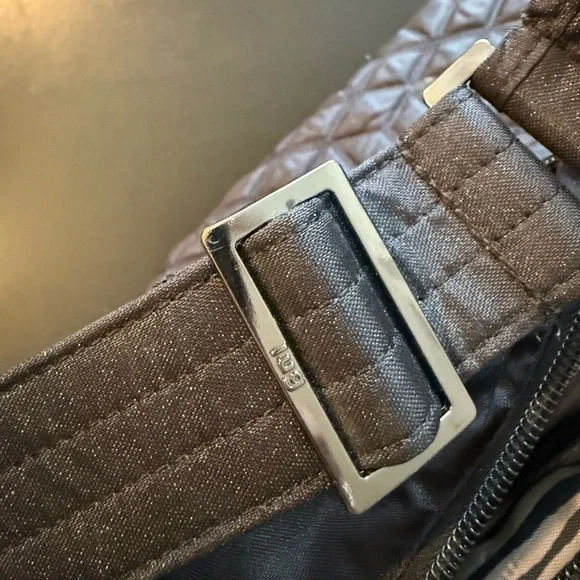 LUG “camper” medium crossbody/shoulder bag. Like new condition, shows no wear. - Picture 7 of 9